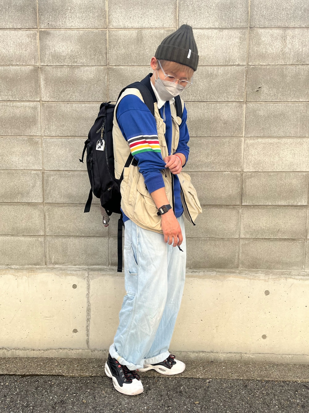 「秋、スニーカー、ベスト、NIKE、GU、スニーカーコーデ、ニット帽、古着好きな人と繋がりたい、アメカジ、ブルー、メガネ男子、カジュアル、おしゃれさんと繋がりたい、ポロシャツ、アウトドアスタイル」｜「markaのアイテム（ニットキャップ/ビーニー、グリーン系）」を使った、gomashiopunchさん（メンズ・175cm）の秋コーディネートの1枚目の写真