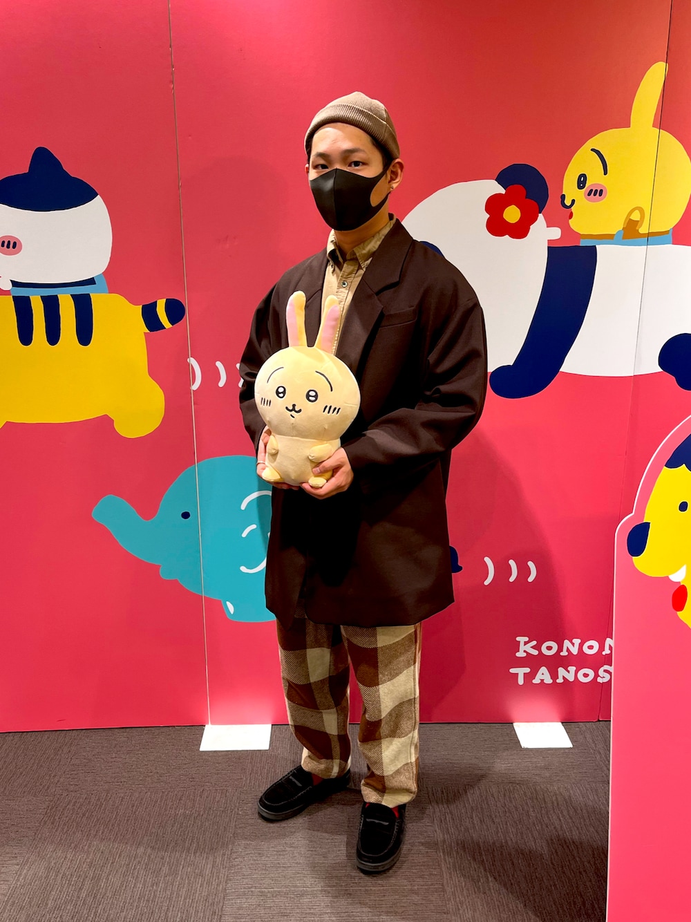 「大人コーデ、メンズコーデ、大人カジュアル、秋服コーデ、いいね、save、フォローお願いします🤑、秋冬、ワントーンコーデ、ローファー、ワイドパンツ、低身長コーデ、ブラウン、着回しコーデ、ニット帽、シンプルコーデ、ビックシルエット」｜「Right-onのコットンローワッチ（ニットキャップ/ビーニー、ベージュ系）」を使った、たじさん（メンズ・170cm）の秋コーディネートの1枚目の写真