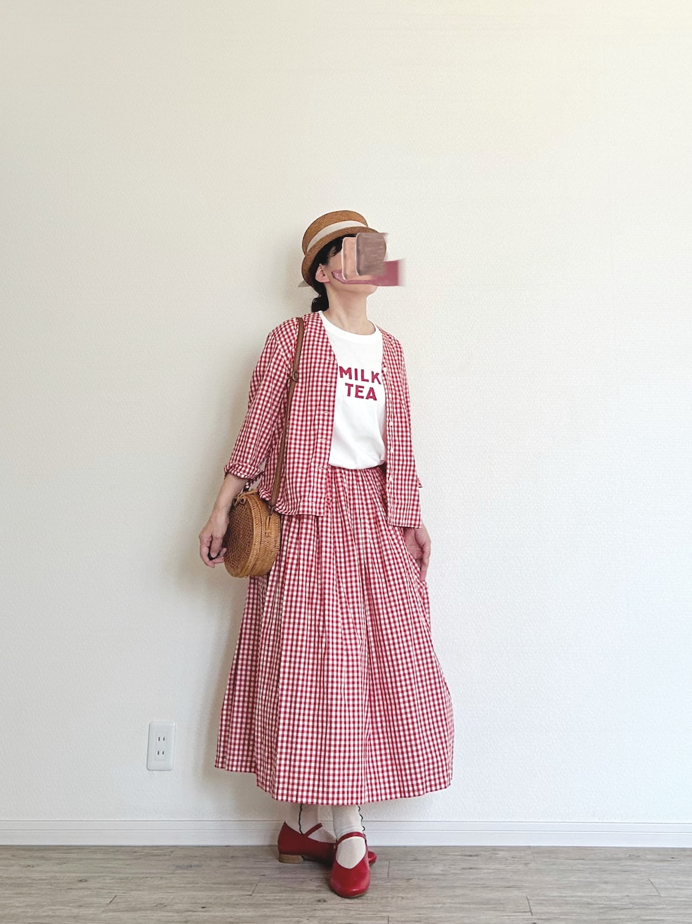 「カワムラ帽子店のアイテム（ハット、ベージュ系）」を使った、harmaacoさん（レディース・158cm）の春コーディネートの1枚目の写真