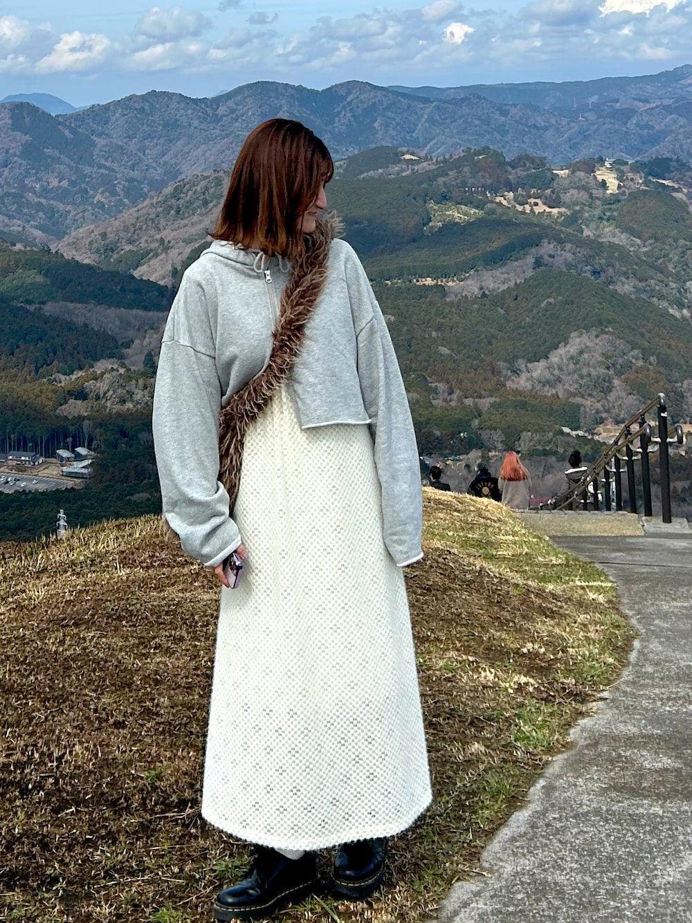 「Dr. Martensのアイテム（ローファー、ブラック系）」を使った、riryさん（骨格ストレート・レディース・162cm）の春コーディネートの1枚目の写真