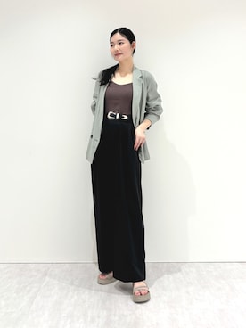 「アイテム（スラックス）」を使った、himiko_officialさん（レディース・165cm）の夏コーディネート