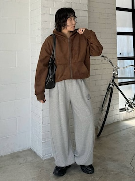 「PBLIM（ページボーイリム）のアイテム（スウェットパンツ）」を使った、Naoさん（レディース・159cm）の秋コーディネート