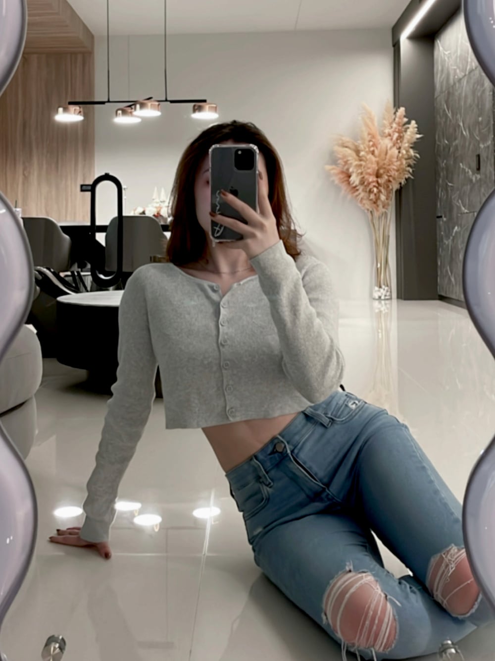 「girl、brandymelville、ABG」｜「UNIQLOのアイテム（デニムパンツ、ブルー系）」を使った、Quinn🥀さん（レディース・160cm）の冬コーディネートの1枚目の写真