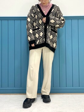 ポンチピンタックストレートパンツ 258593を使ったショップスタッフの