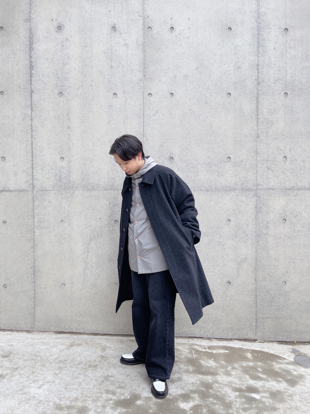 「休日コーデ、メンズファッション、おしゃれさんと繋がりたい、今日のコーデ、PRADA SPORT、Acne Studios」｜「Steven Alanのアイテム（ステンカラーコート、ブラック系）」を使った、YUTAさん（メンズ・160cm）の冬コーディネートの1枚目の写真