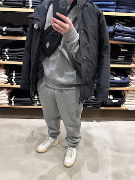 「TOMMY HILFIGER（トミーヒルフィガー）のアイテム（スウェット）」を使った、  Tomohiroさん（メンズ・173cm）の冬コーディネート