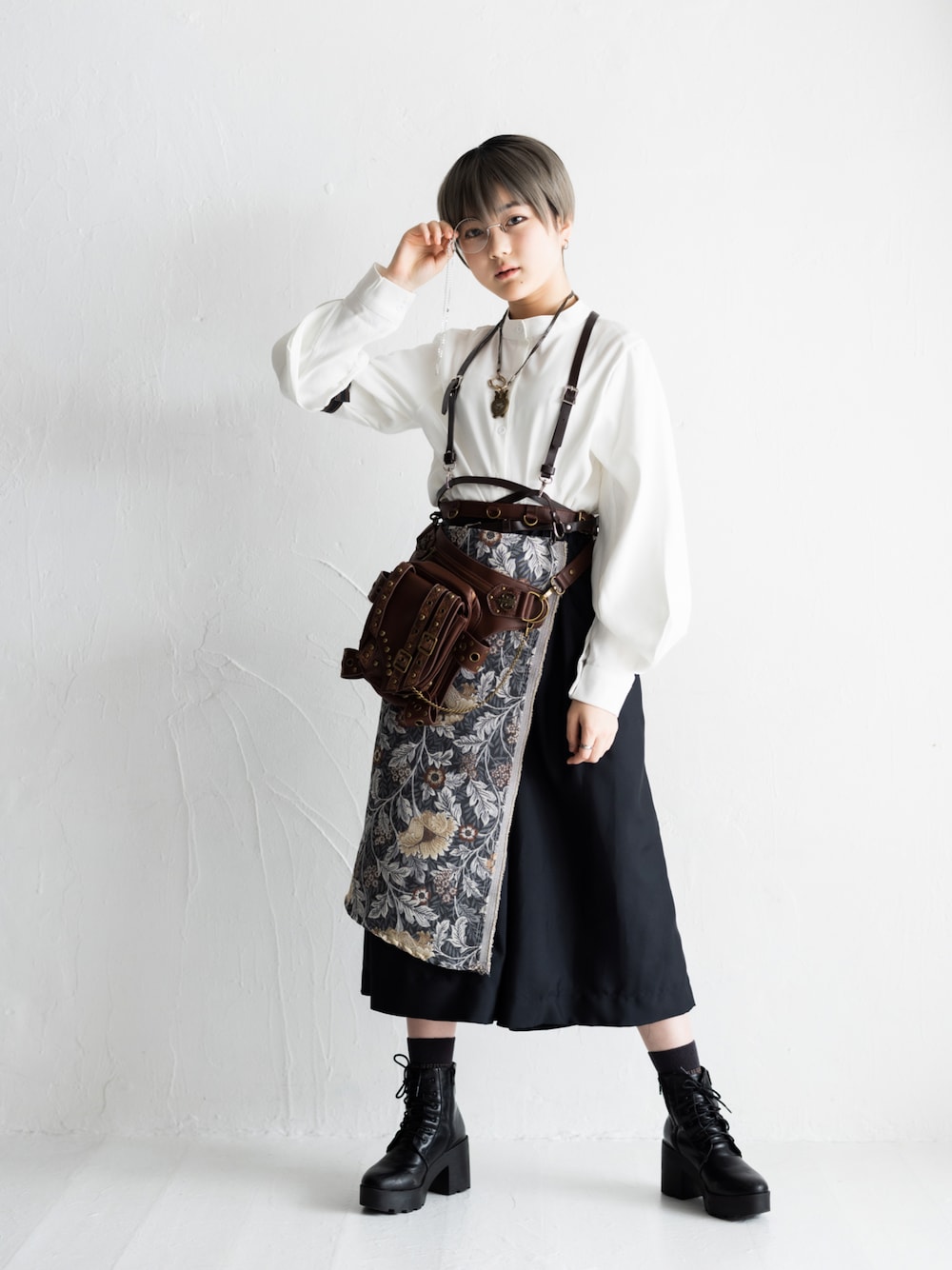「スチームパンク、イエッテ」｜「jette original rentalのアイテム（パンツ、ブラック系）」を使った、ハル☆さん（レディース・161cm）の春コーディネートの1枚目の写真