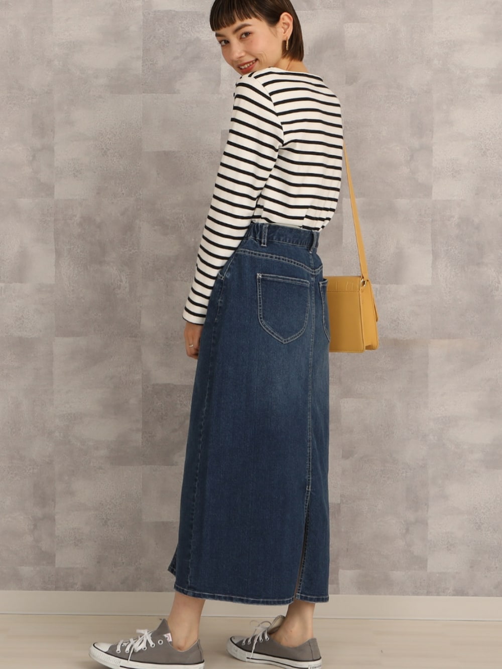 「デニム、デニムパンツ、デニムジャケット、デニムコーデ、デニムスカート、デニムシャツ、ジーンズ、ジーンズコーデ、ジーンズスカート、Gジャンコーデ、タイトスカート、タイトスカートデニム、キレイめ、ブルーコーデ」｜「PREFERIRのリサイクルデニムタイトスカート（デニムスカート、ブルー系）」を使った、PREFERIR_webさん（レディース・158cm）の春コーディネートの1枚目の写真