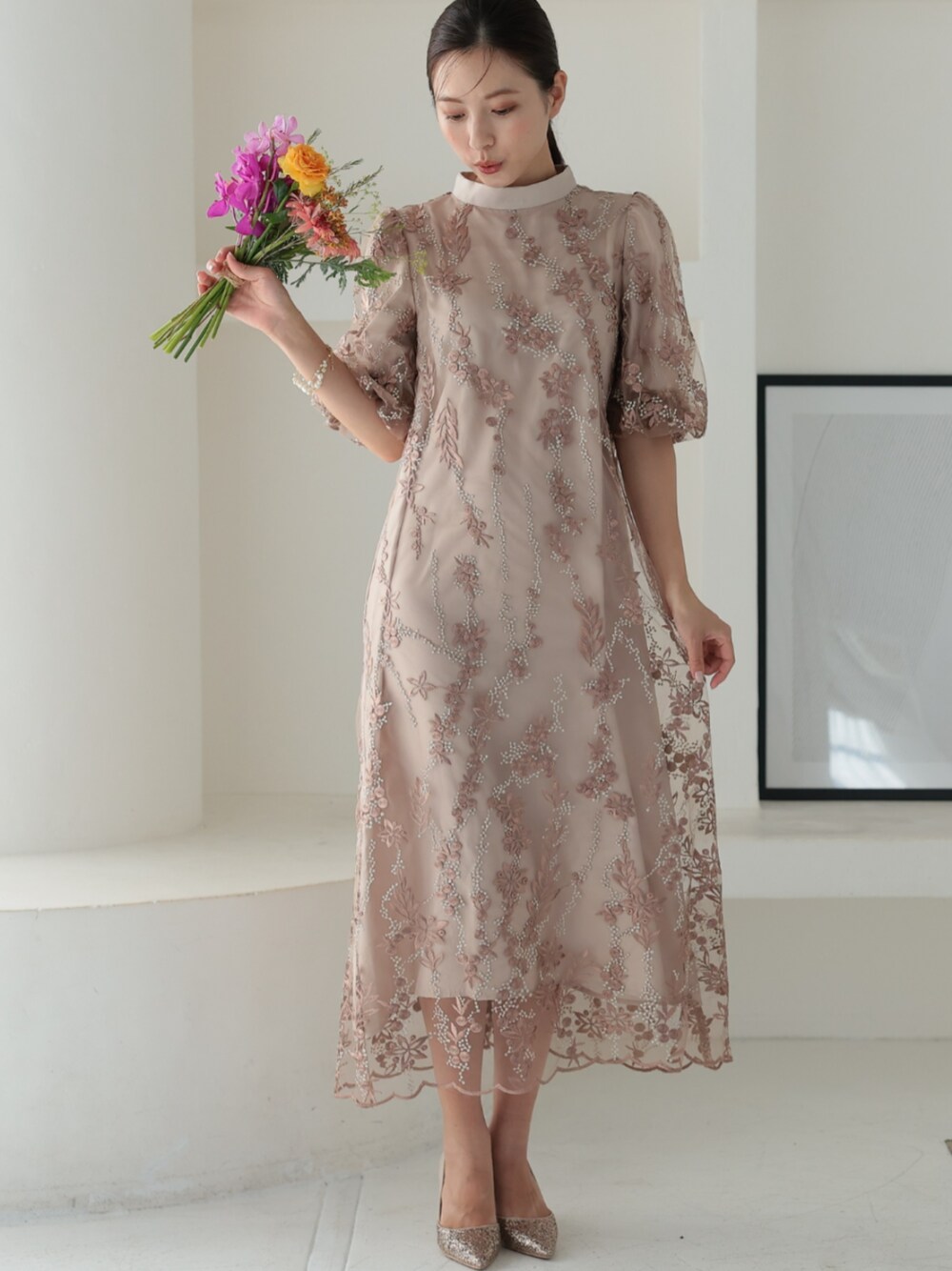 「大人可愛い、パーティー、結婚式、オケージョン、プレフェリール、PREFERIR、チャンキーヒールパンプス、チャンキーヒール、オトナ女子、きれいめコーディネート、30代コーデ、お洒落さんとつながりたい、お呼ばれスタイル、成人式、結婚式二次会スタイル」｜「PREFERIRのグリッター ビジュー 結婚式 パーティー 二次会 パンプス（パンプス、ゴールド系）」を使った、PREFERIR_webさん（レディース・163cm）の冬コーディネートの1枚目の写真