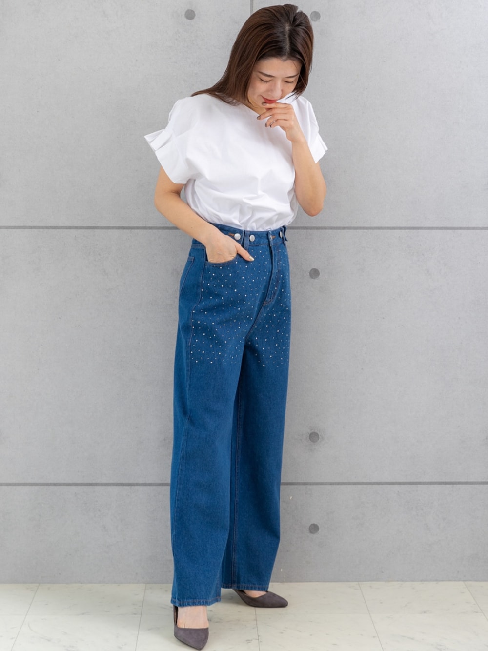 「デニム、デニムパンツ、デニムコーデ、ジーンズ、ジーンズコーデ、ジーンズパンツ、ラインストーン、ラインストーンデニム、ラインストーンパンツ、ラインストーンデニムコーデ、ワイドデニム、キレイめカジュアル、トレンド、カジュアルガーリー、春服」｜「PREFERIRのラインストーン付き ハイウエスト ワイドデニムパンツ(M,L)2サイズ（デニムパンツ、ブルー系）」を使った、PREFERIR_webさん（レディース・160cm）の春コーディネートの1枚目の写真