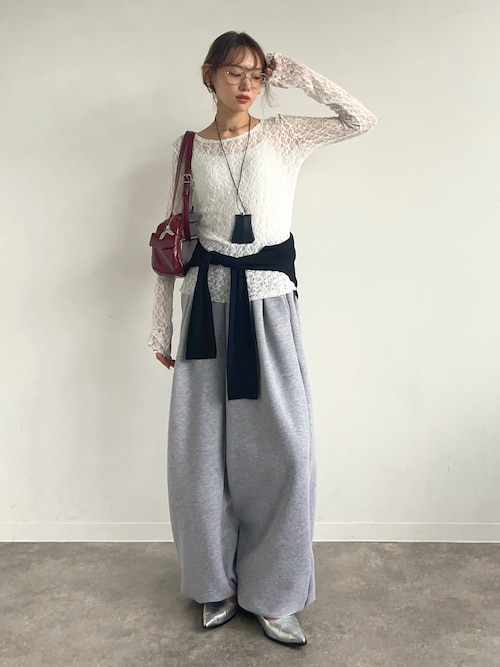 「NOGLE（ノグル）の【NOGLE/ノグル】2wayレーストップス（Tシャツ/カットソー）」を使った、UMIさん（レディース・165cm）の秋コーディネート