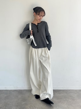 「アイテム（スラックス）」を使った、UMIさん（レディース・165cm）の秋コーディネート