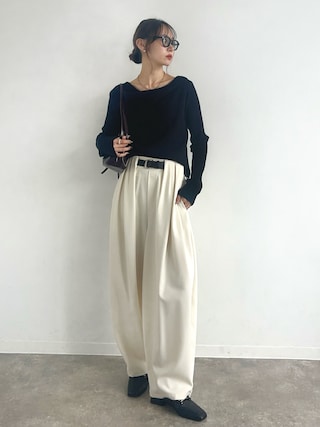 「NOGLE(ノグル)の【NOGLE/ノグル】ウエストタックワイドカーブスラックス(スラックス)」を使った、UMIさん(レディース・165cm)の秋コーディネート