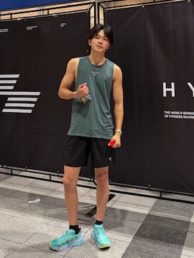 「アイテム（スニーカー、ブルー系）」を使った、KAIさん（メンズ・183cm）の夏コーディネート