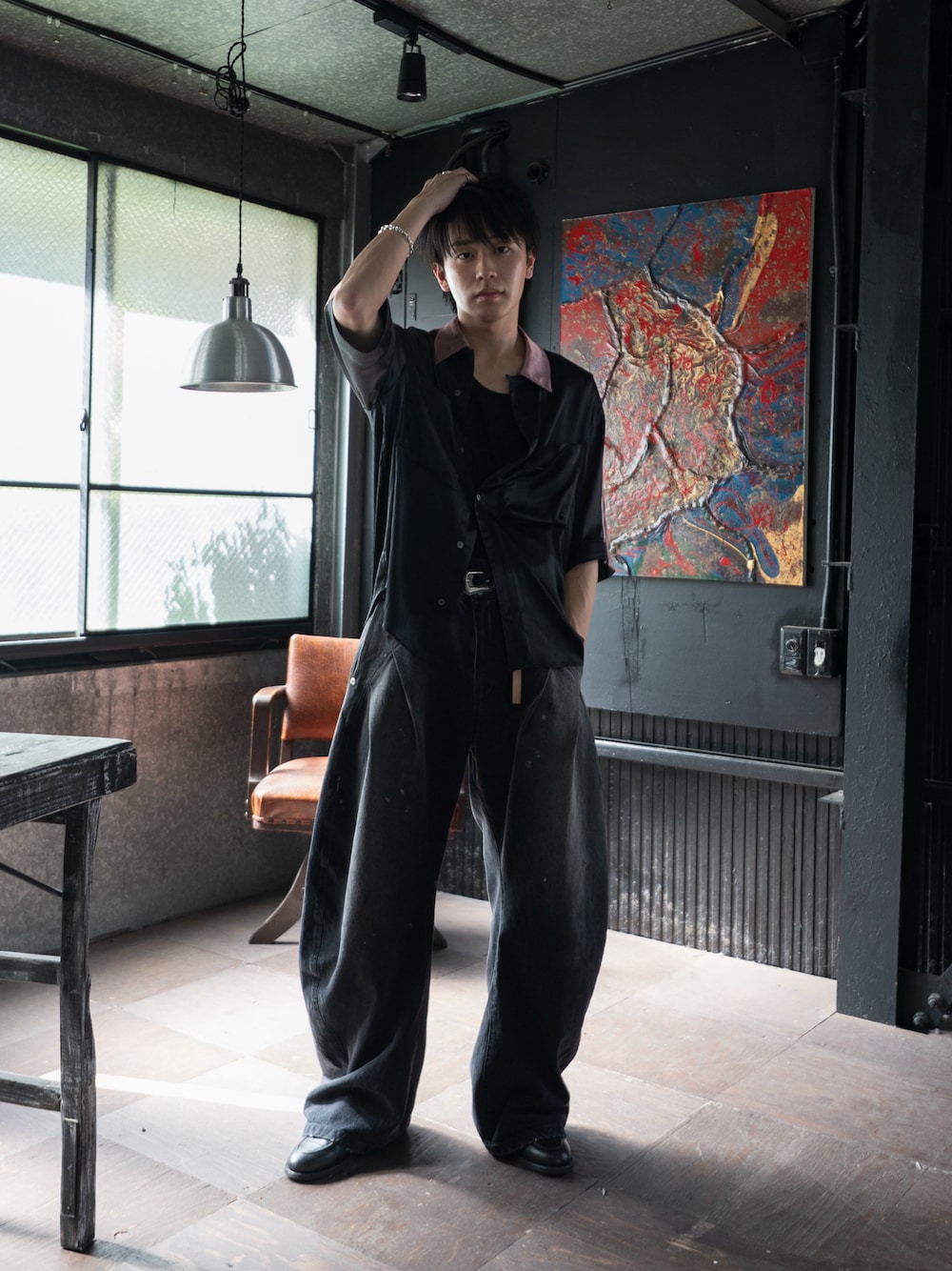 「初夏コーデ、休日コーデ、デニム、デニムパンツ、ボウリングシャツ、大人カジュアル」｜「MAISON SPECIALの【Wrangler】HAIR ON HIDE BELT【MAISON SPECIAL/メゾンスペシャル】（ベルト、その他）」を使った、KAIさん（メンズ・183cm）の夏コーディネートの1枚目の写真