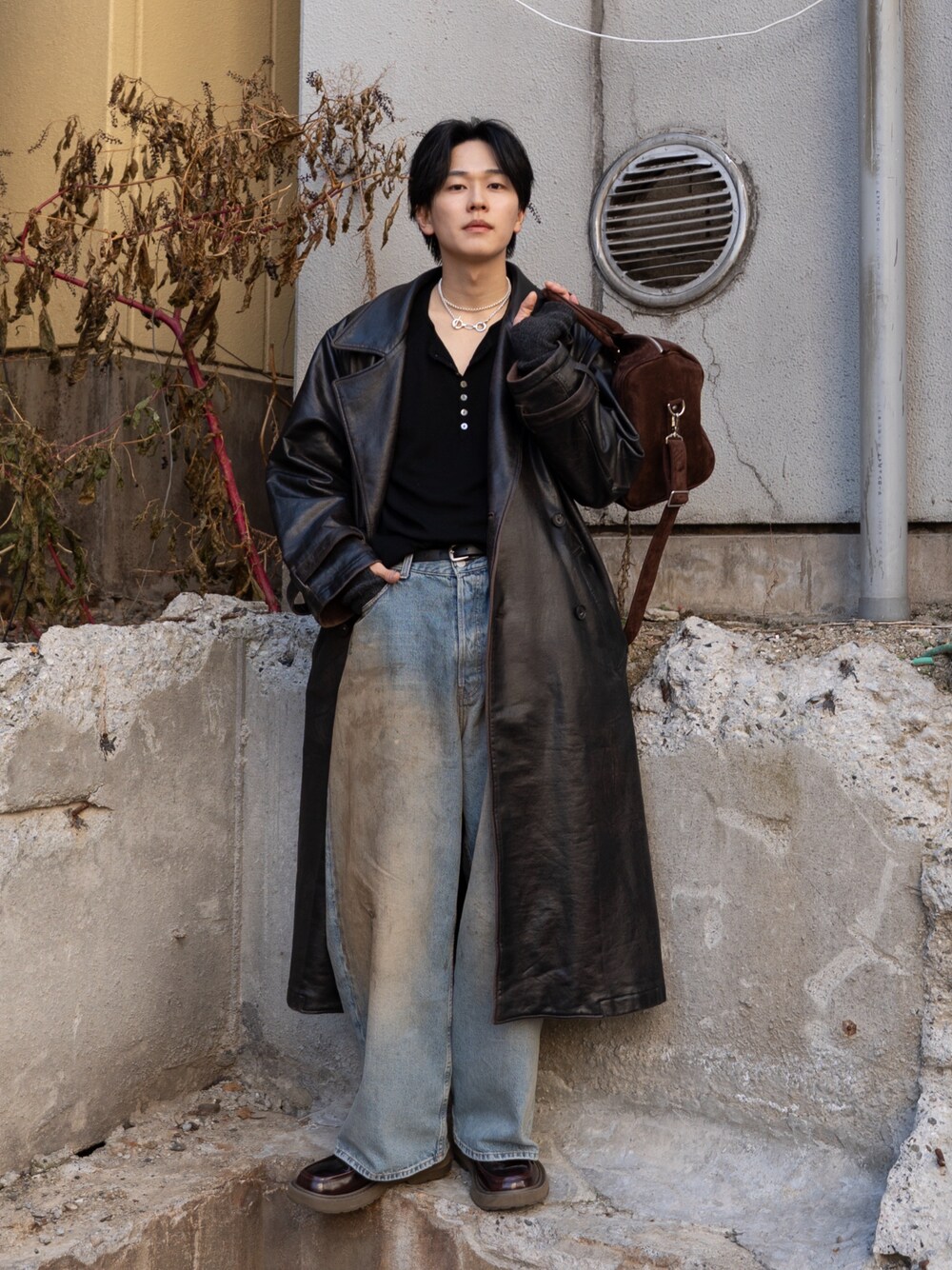 HYOJI（ヒョージ）の「スエードボストンバッグ（ブラウン）（ボストン