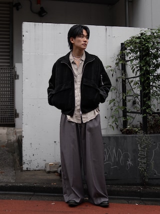 「CAMPHOR WOOD(カンファーウッド)の3 TUCK WIDE BAGGY SLACKS / 3タックワイドバギースラックス(スラックス)」を使った、KAIさん(メンズ・183cm)の秋コーディネート