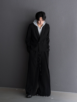 「Camphor wood（カンファーウッド）のSTONE WASH DOUBLE ZIP CABLE KNIT HOODIE / ストーンウォッシュ加工ダブルジップケーブル柄ニットフーディ（パーカー）」を使った、KAIさん（メンズ・183cm）の冬コーディネート