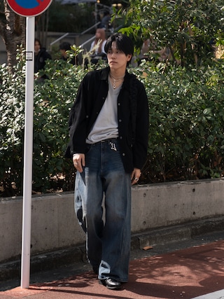 「WYM LIDNM(ウィム バイ リドム)のCURVED FLARE BAGGY DENIM(デニムパンツ)」を使った、KAIさん(メンズ・183cm)の冬コーディネート