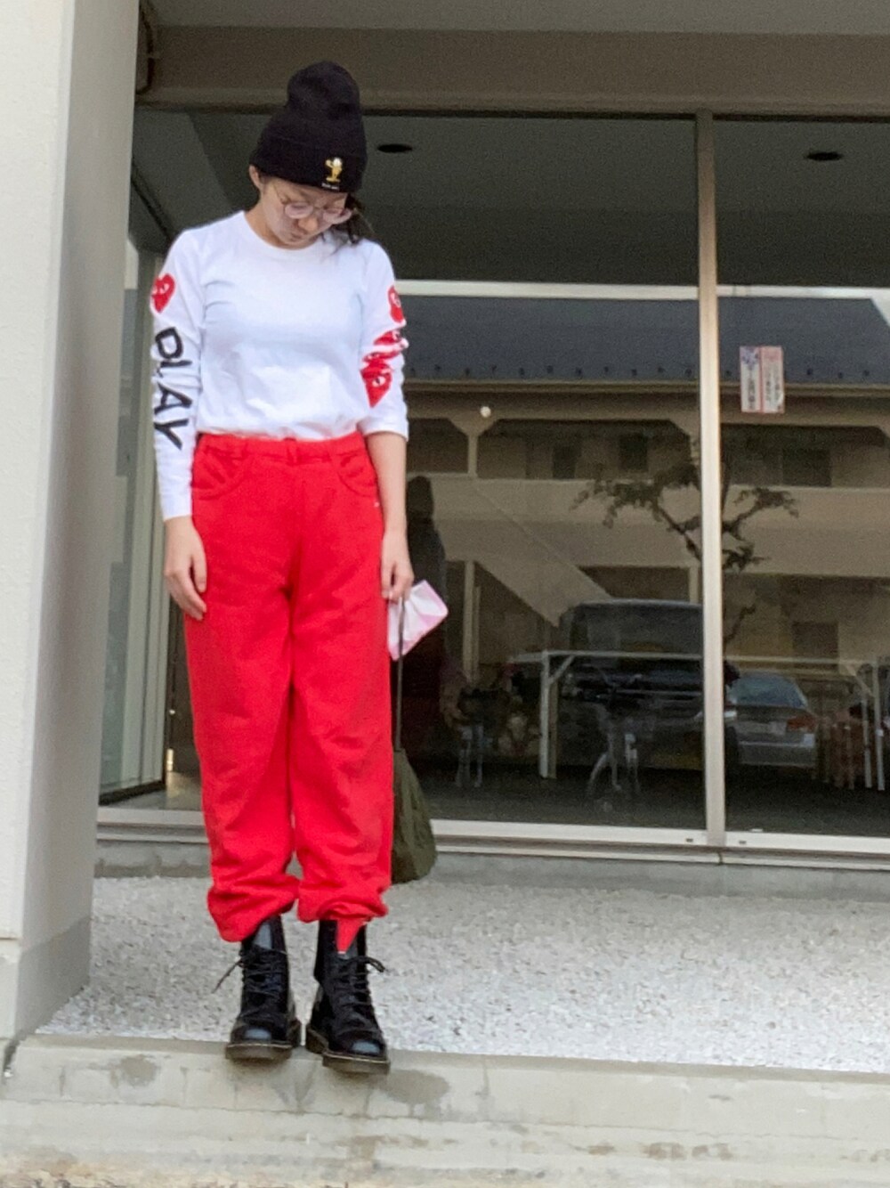 「カジュアル、大人カジュアル、メンズライク、古着MIX、軍物、秋のコーデ、ブーツ、チビコーデ、vintageadidas、秋服」｜「adidasのアイテム（スウェットパンツ、レッド系）」を使った、みかすけさん（レディース・147cm）の秋コーディネートの1枚目の写真