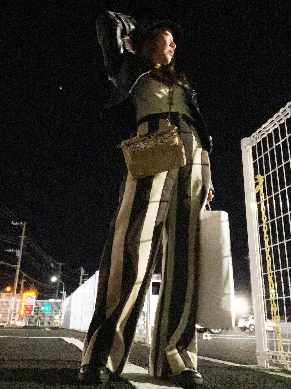 「大人カジュアル、冬コーデ、低身長、モノトーン、きれいめカジュアル、ブーツ、TODAYFUL、パンツコーデ、コーディネート、お洒落さんとつながりたい」｜「TODAYFULのTODAYFUL(トゥディフル) "Leather Riders Jacket" レザーライダースジャケット （ライダースジャケット、ブラック系）」を使った、みかすけさん（レディース・147cm）の秋コーディネートの1枚目の写真