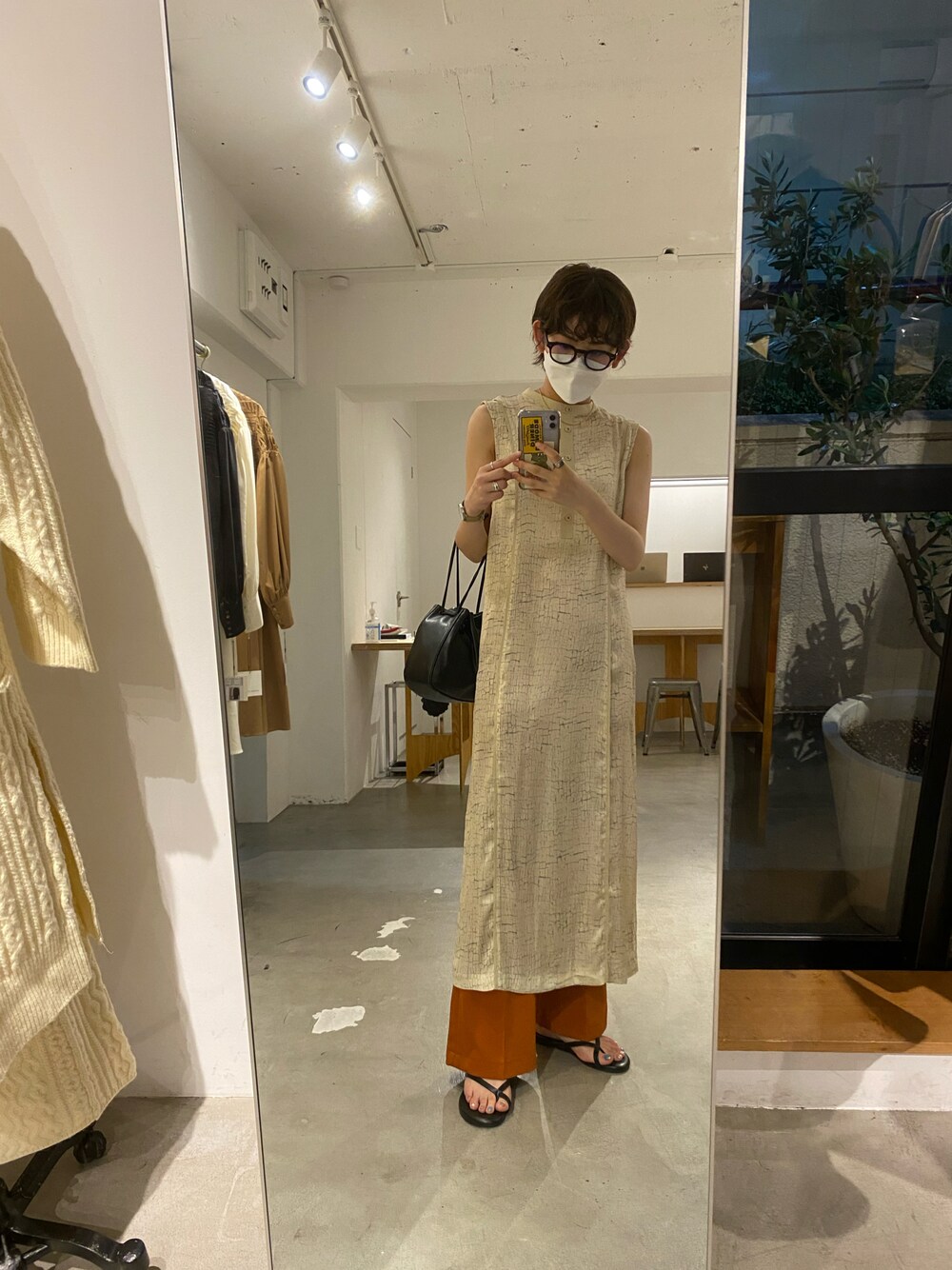 「夏コーデ、デート服、ワンピース、チャイナ、きれいめカジュアル、カラーパンツ」｜「Linkのアイテム（ワンピース/ドレス、ホワイト系）」を使った、tajiさん（レディース・168cm）の夏コーディネートの1枚目の写真