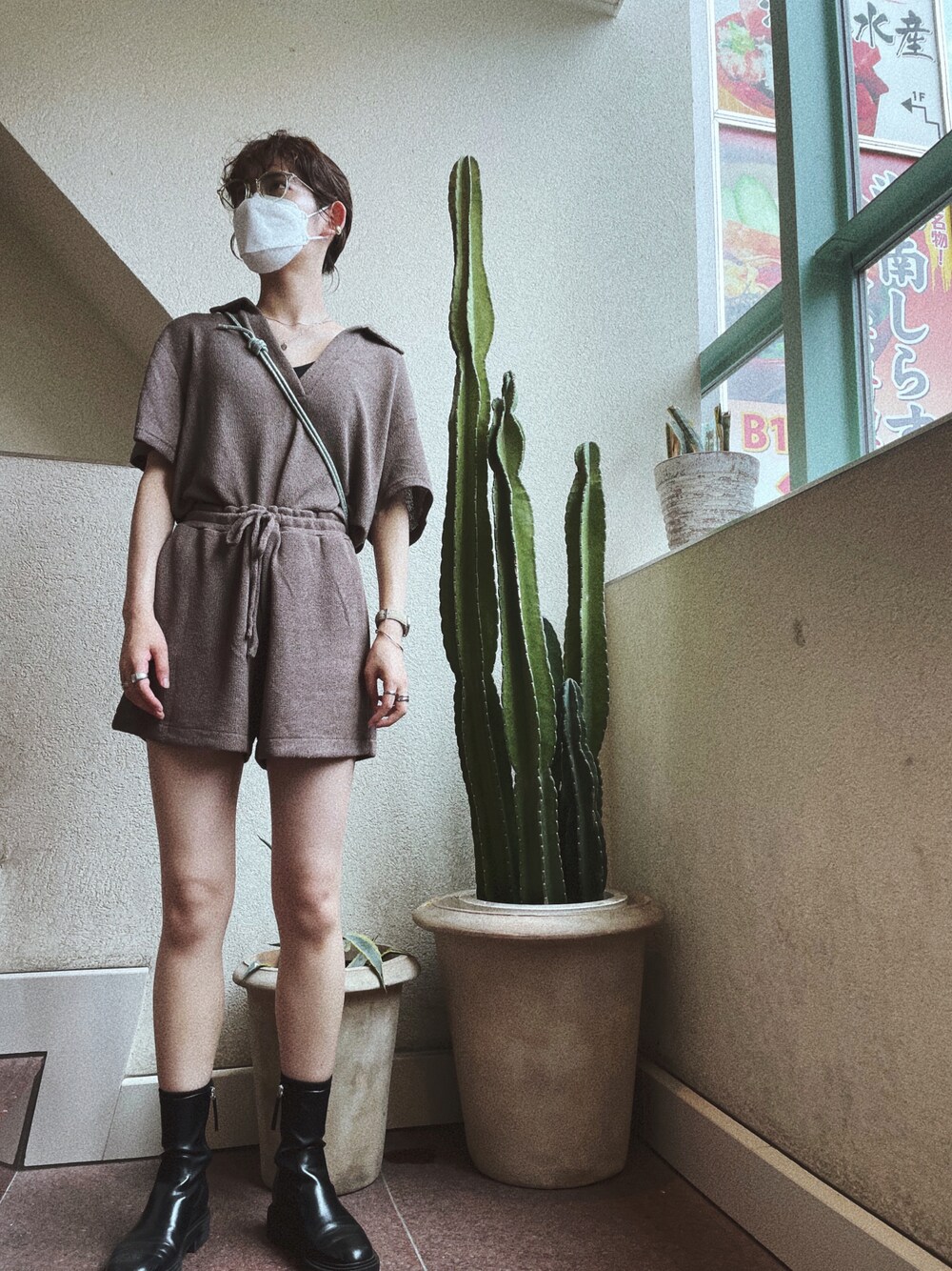 「セットアップ、ショートパンツ、ハーフパンツ、H&M、プチプラ、ブーツ」｜「H&Mのアイテム（トップス、ブラウン系）」を使った、tajiさん（レディース・168cm）の夏コーディネートの1枚目の写真