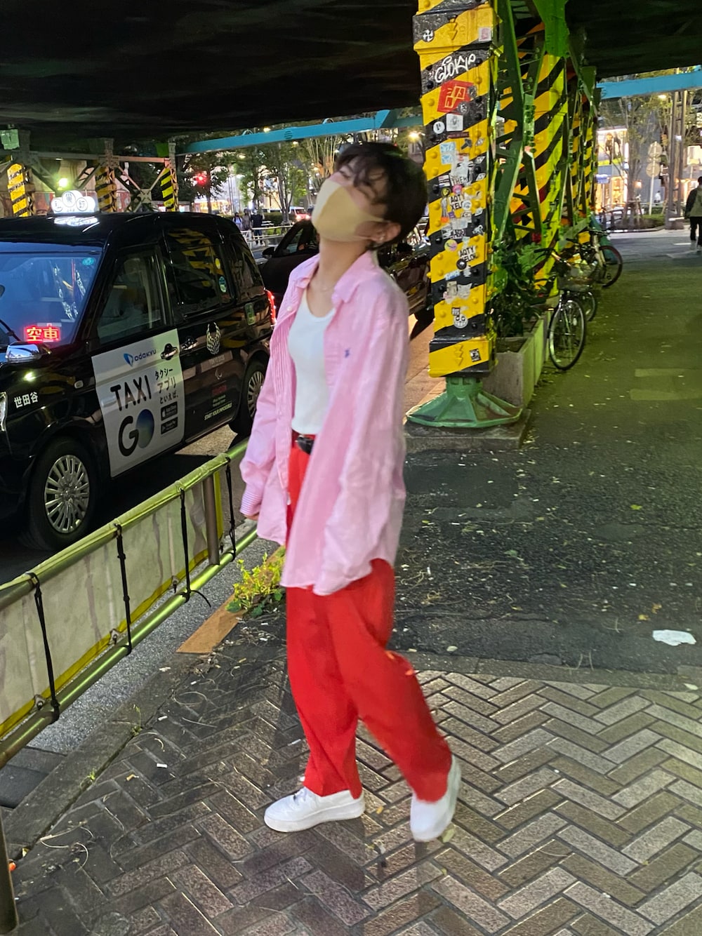 「だから秋服が好き、カラーコーデ、カラーパンツ、古着MIX、古着、カラフル、ootd、メンズライク、ストリート」｜「NIKEのNIKE ナイキ エア フォース 1 セージ LOW / NIKE AIR FORCE 1 SAGE LOW (AF1) ar5339-100【SP】（スニーカー、ホワイト系）」を使った、tajiさん（レディース・167cm）の秋コーディネートの1枚目の写真