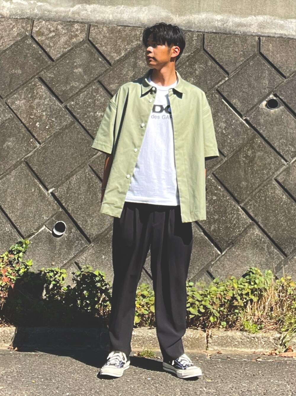 「シンプルスタイル、今日のコーデ、シャツコーデ、ct70、SHINYA KOZUKA、CDG、COMME des GARCONS、iroquois」｜「Iroquoisの【Iroquois】WORSTED T/R 2WAY 2TUCK PT / 480102（スラックス、ブラック系）」を使った、yukito saitoさん（メンズ・165cm）の秋コーディネートの1枚目の写真