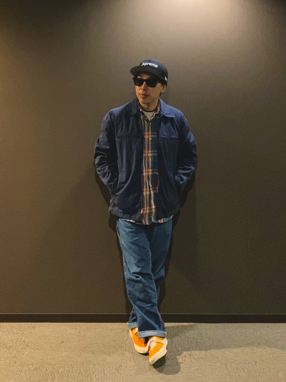 「supreme、古着MIX、古着、古着コーデ、古着好きな人と繋がりたい、アメカジ」｜「VINTAGEのアイテム（ミリタリージャケット、ブルー系）」を使った、たつやさん（メンズ・155cm）の冬コーディネートの1枚目の写真