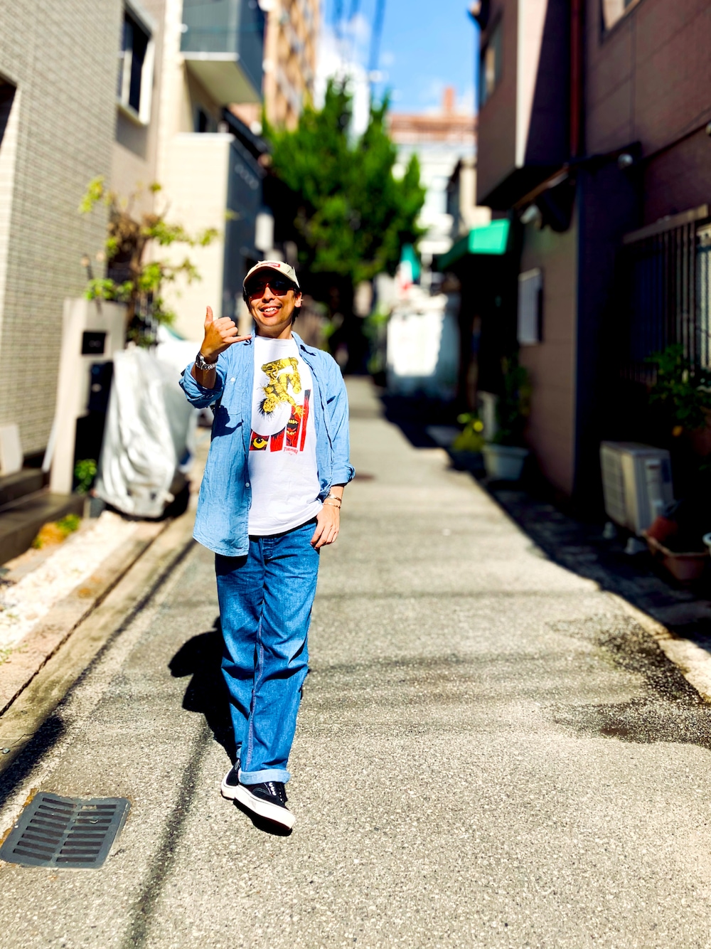 「古着MIX、古着、古着コーデ、古着好きな人と繋がりたい、低身長」｜「THRASHERのアイテム（Tシャツ/カットソー、ホワイト系）」を使った、たつやさん（メンズ・155cm）の夏コーディネートの1枚目の写真