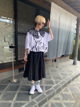 「COMME des GARCONS（コムデギャルソン）のアイテム（Tシャツ/カットソー）」を使った、mizu&sonさん（レディース・162cm・50代）の夏コーディネート