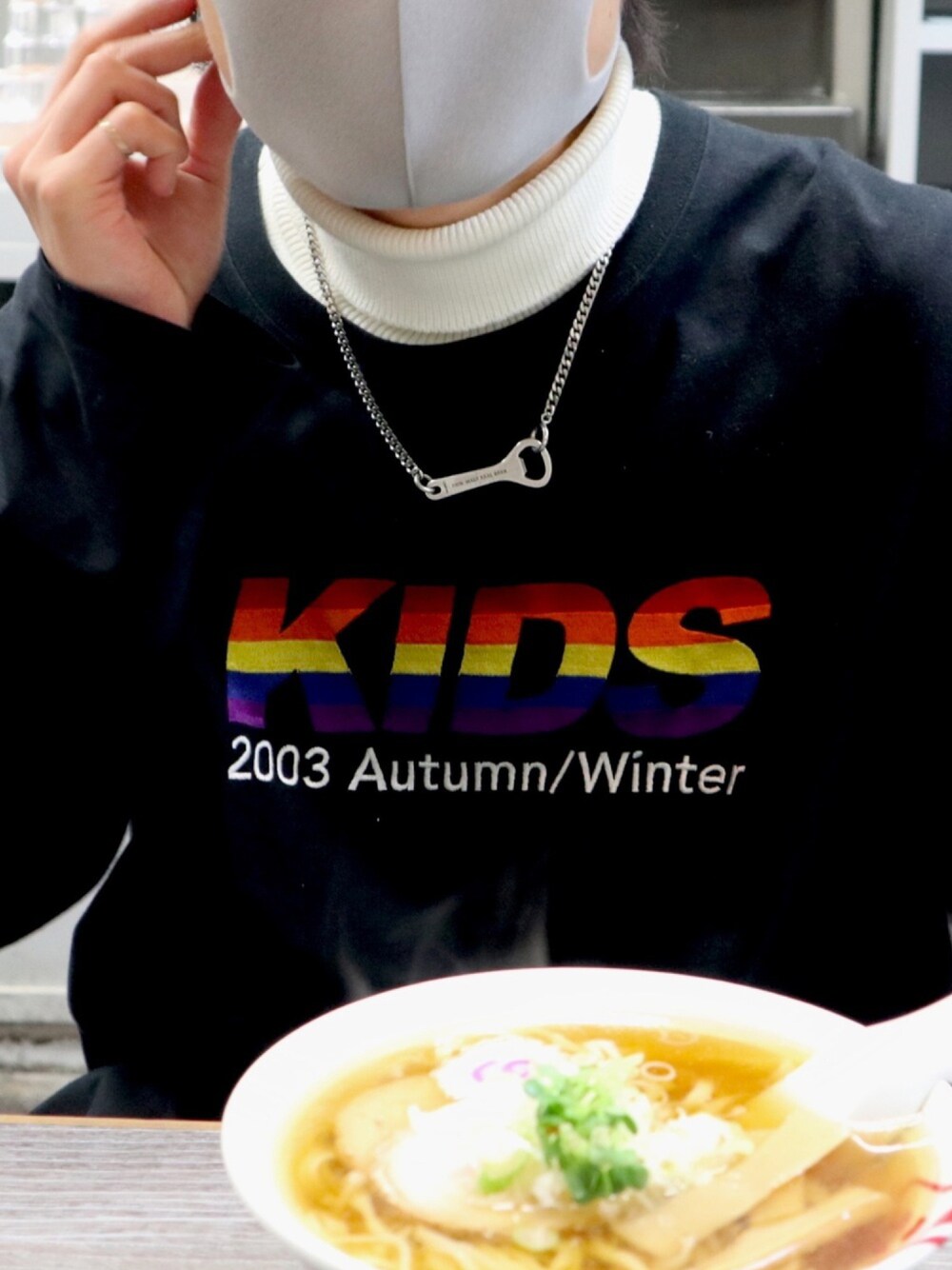 「冬コーデ、ロンT、ラーメン、DAIRIKU」｜「DAIRIKUのアイテム（トップス、ブラック系）」を使った、たいじゅさん（メンズ・170cm）の冬コーディネートの1枚目の写真