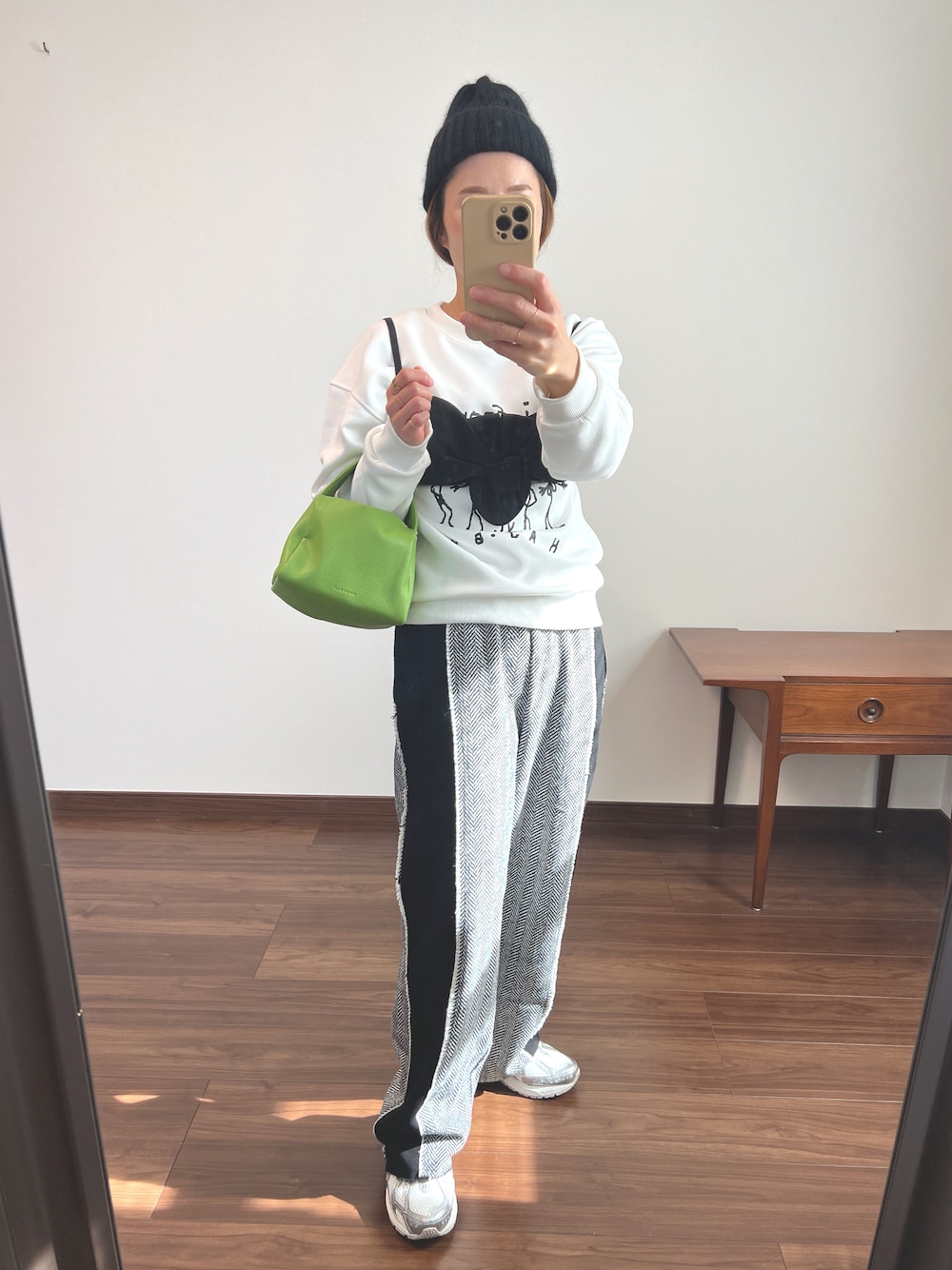 フロントデザインスウェット【SANSeLF】sanw23a021 SANSeLF（サンセルフ）の「フロントデザインスウェット【SANSeLF
