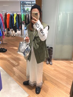 「ADAM ET ROPE'（アダムエロペ）のスリーブプリントTEE（Tシャツ/カットソー）」を使った、nanさん（レディース・155cm）の秋コーディネート