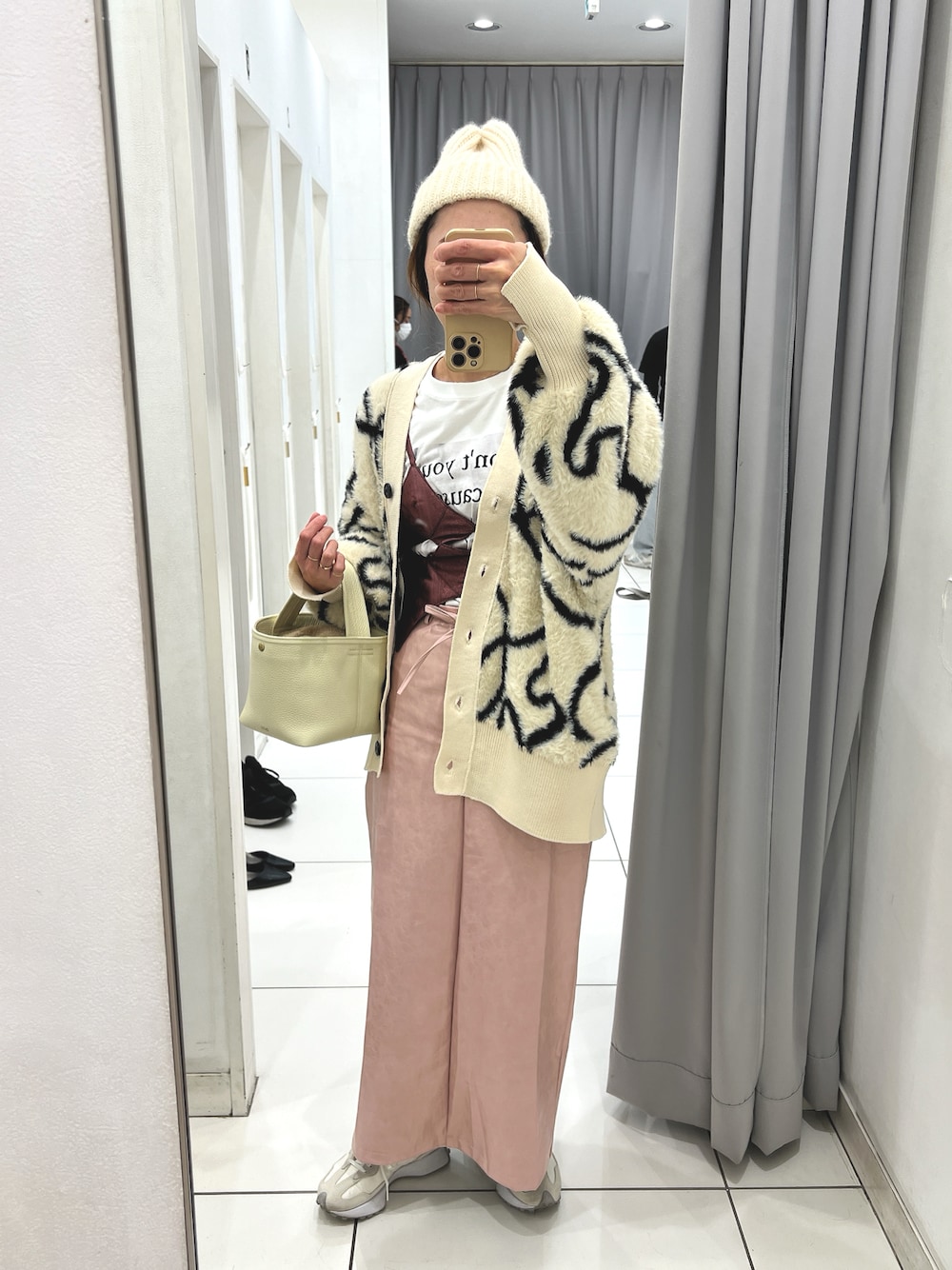 WEB限定・新色追加】フェザーヤーンニットカーディガンを使った人気