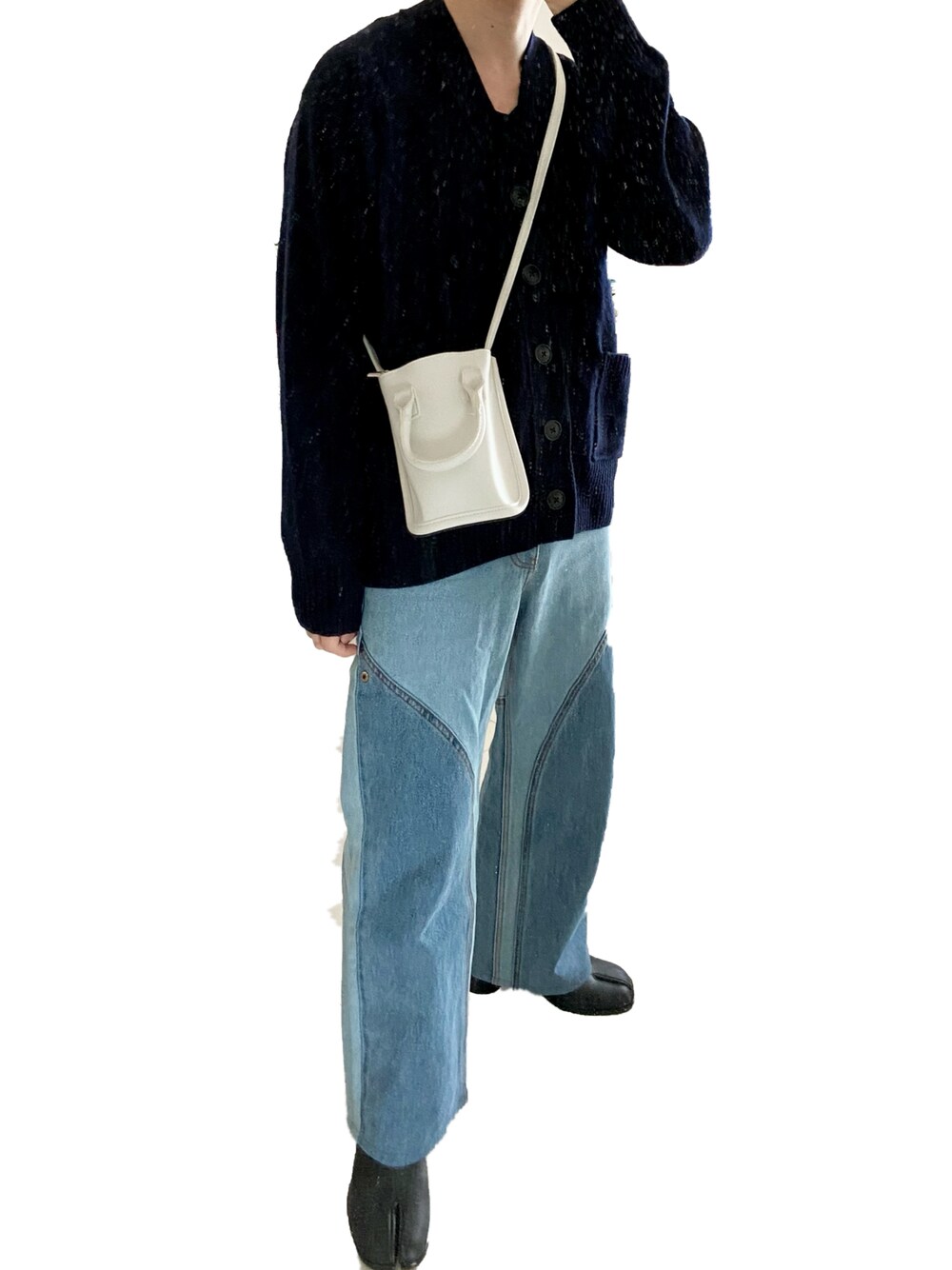 「used white bagのアイテム（ショルダーバッグ、ホワイト系）」を使った、Don'tFollowMeさん（メンズ・165cm）の春コーディネートの1枚目の写真