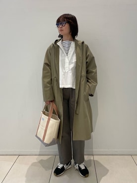 「GALLEGO DESPORTES（ギャレゴデスポート）のGALLEGO DESPORTES | ギャザーカラー プルオーバーシャツ WOMEN（シャツ/ブラウス、ホワイト系）」を使った、Bshopスタッフさん（レディース・155cm）の春コーディネート