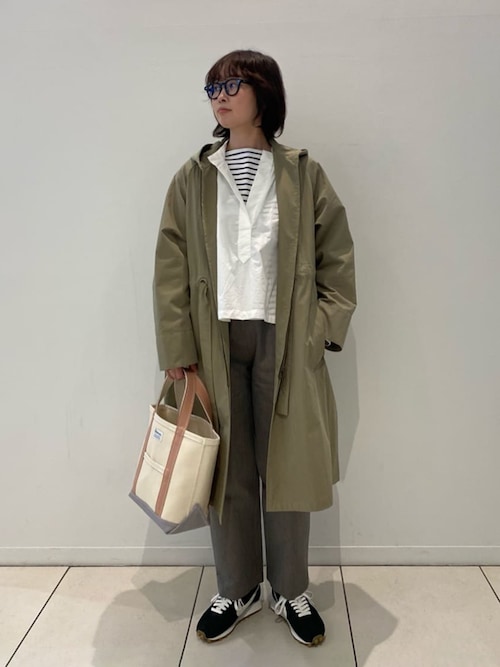 ●３月７日まで●お買得●新品タグ付LE GLAZIKフードコート　ビショップ LE GLAZIK | コットンナイロン フードコート WOMEN（その他アウター