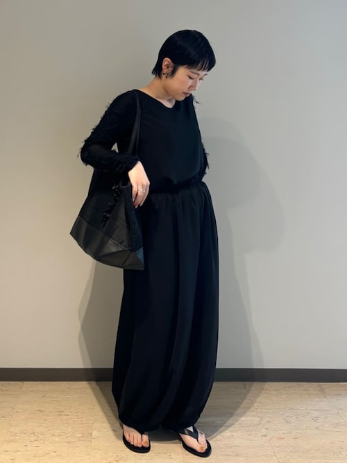 【eunoia】新品未使用タグ付き！黒 ベスト・ジレ　韓国大人気ブランド Bshop ベスト ジレ eunoia | ポリエステル ロングベスト WOMEN