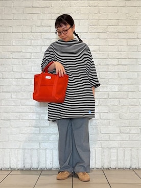 「アイテム（トートバッグ、オレンジ系）」を使った、Bshopスタッフさん（レディース・152cm）の秋コーディネート