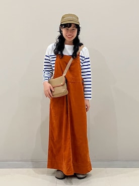 「アイテム（オールインワン・サロペット）」を使った、Bshopスタッフさん（レディース・147cm）の秋コーディネート