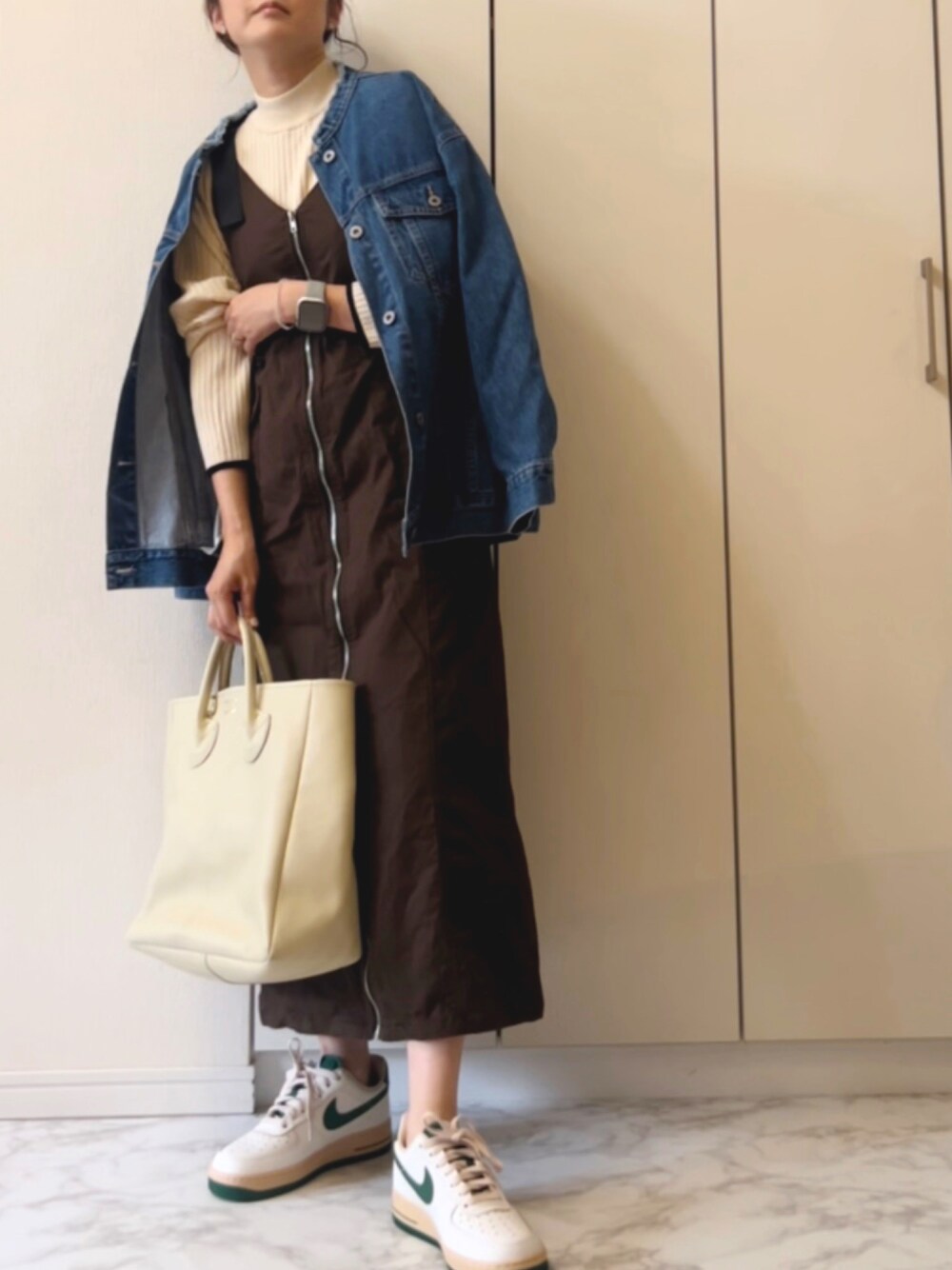 ⭐︎値下げ⭐︎SLOBE IENA ⭐︎ LE DENIM ノーカラーGジャン SLOBE IENA（スローブイエナ）の「LE DENIM ノーカラーGジャン