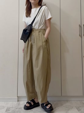 「OMNES（オムネス）のアイテム（パンツ）」を使った、NAnaさん（レディース・158cm）の夏コーディネート