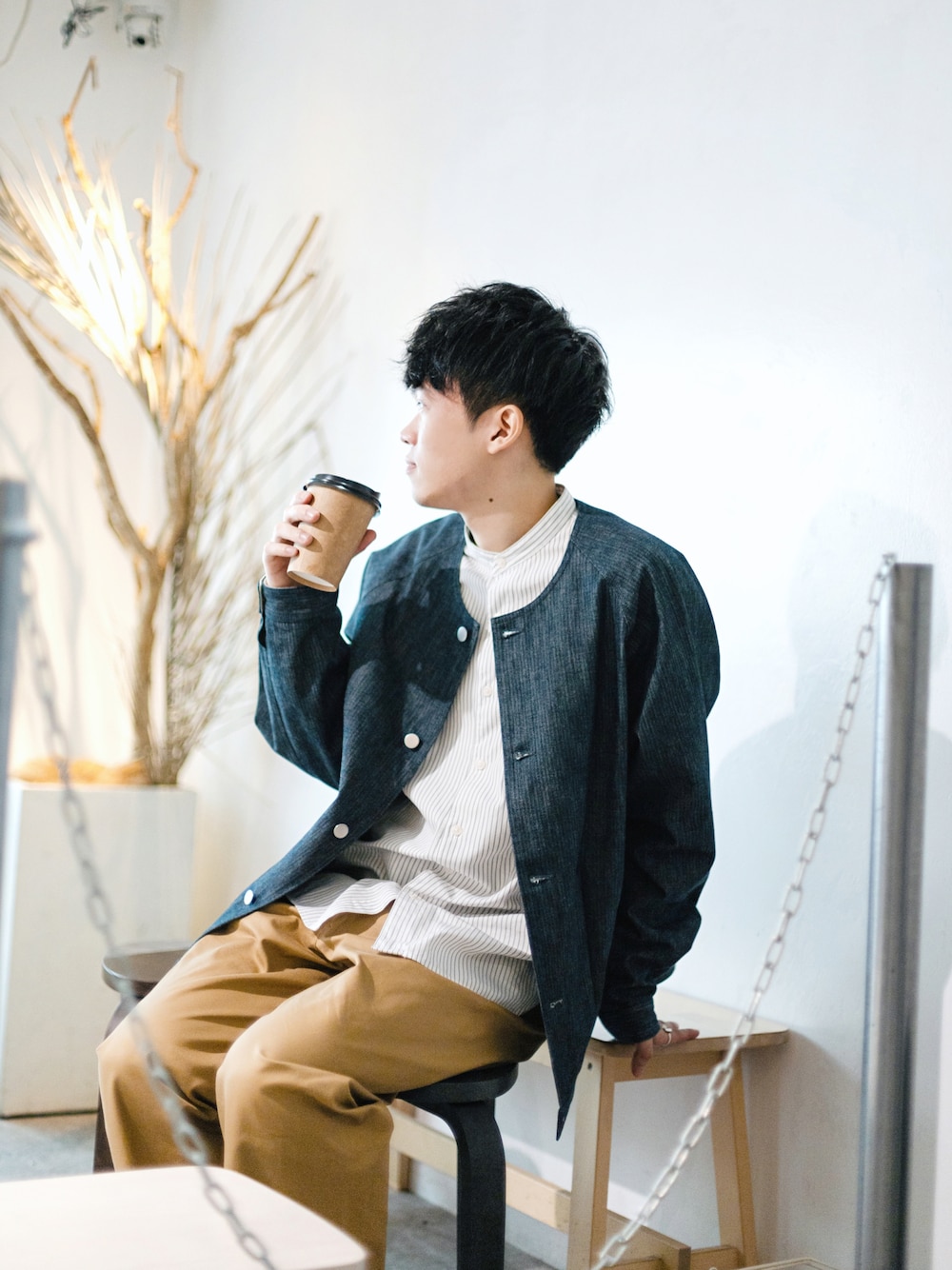 「UNIQLO、UNIQLO U、ユニクロ、ノーカラージャケット、ノーカラーシャツ、バンドカラーシャツ、チノパン、初夏コーデ、シャツ好き集まれ、プチプラ、雨の日コーデ、ゆるコーデ、オトナカジュアル、シャツスタイル」｜「UNFOLKのアイテム（ノーカラージャケット、ブルー系）」を使った、SHOTA / しょうたさん（メンズ・165cm）の夏コーディネートの1枚目の写真