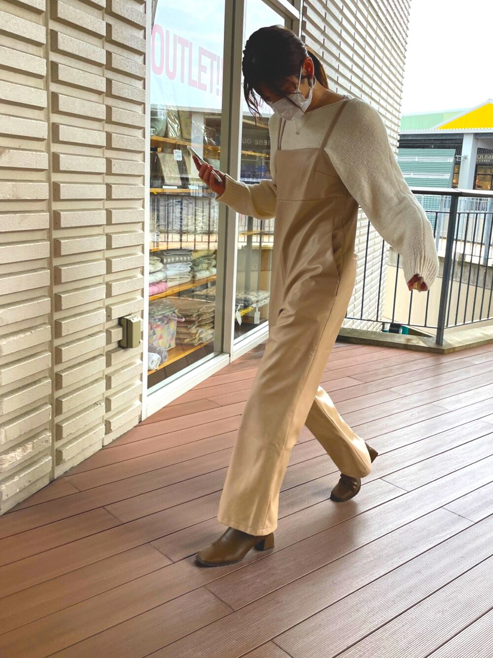「カジュアルスタイル、高身長女子、高身長コーデ、秋ルック紹介するよ」｜「MOUSSYのF/LEATHER オールインワン（つなぎ/オールインワン、ベージュ系）」を使った、chihillさん（レディース・168cm）の秋コーディネートの1枚目の写真