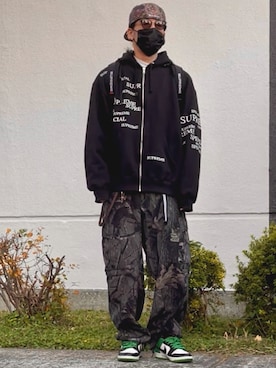 「アイテム（カーゴパンツ、グレー系）」を使った、sugizou10さん（メンズ・174cm）の秋コーディネート