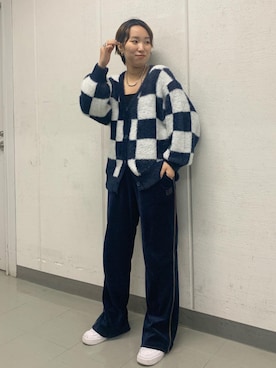 「ベロアパンツ」｜リホさん（レディース・162cm・20代）の冬コーディネート