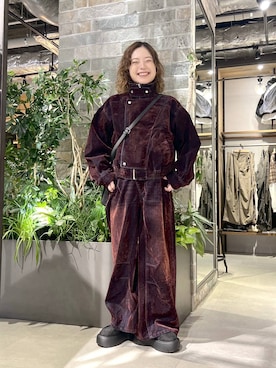 「アイテム（デニムパンツ、レッド系）」を使った、ミンチャンさん（レディース・155cm）の秋コーディネート