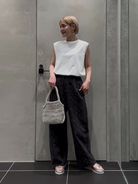 「BEAUTY&YOUTH UNITED ARROWS（ビューティーアンドユースユナイテッドアローズ）のアイテム（サンダル）」を使った、稲垣　オデット エ オディール スタッフさん（レディース・157cm）の夏コーディネート